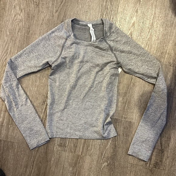 Lululemon Swiftly Tech Long Sleeve Shirt 2.0 *Race Length - Picture 4 of 8